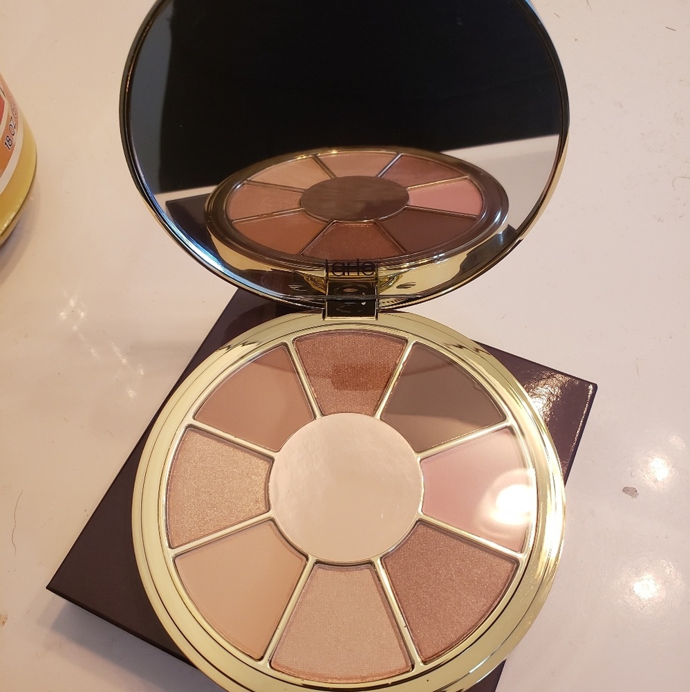NIB🎉 Limited Edition Tarte Palette